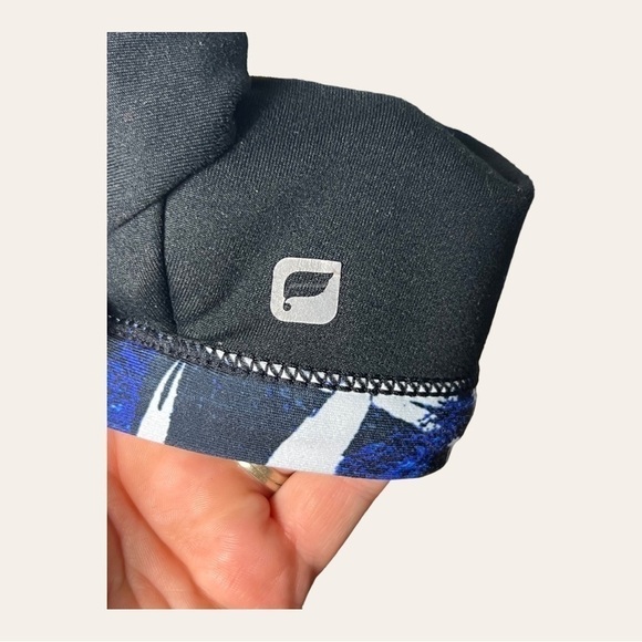 1166. Fabletics ELLIE SPORTS BRA HAWAIIAN TROPICAL PRINT BLUE/WHITE/BLACK - Picture 4 of 7